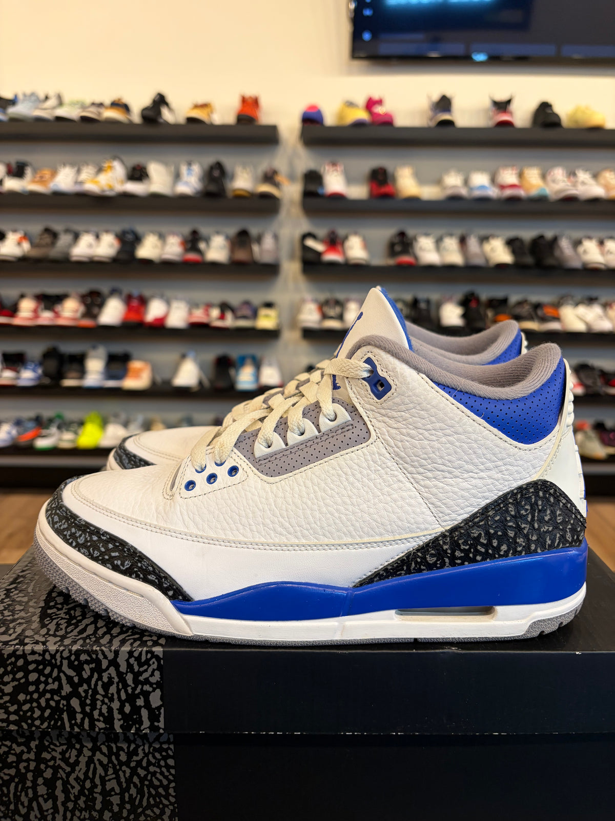 Jordan 3 Racer Blue Size 9 Pre-Owned