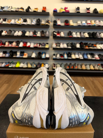 ASICS Gel Kayano White Yellow Size 9.5 Pre-Owned