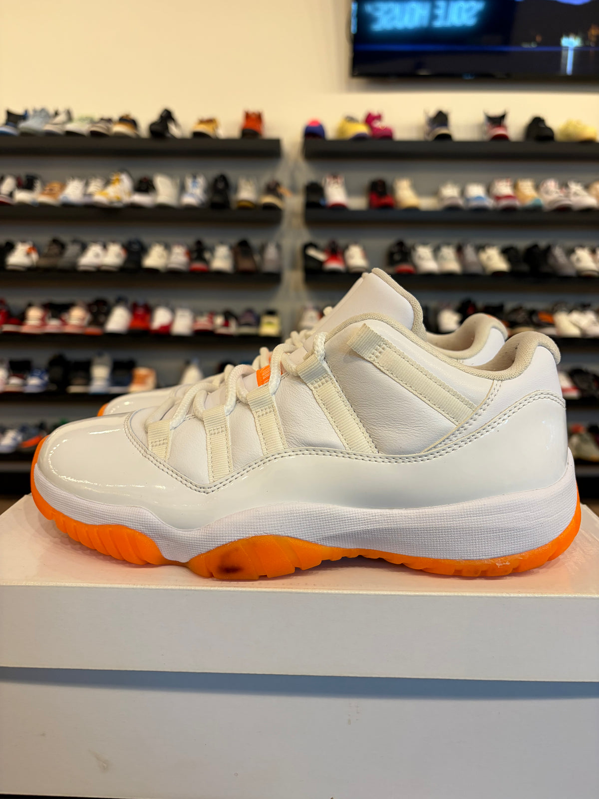 Jordan 11 Low Citrus Size 8.5 (10W) Pre-Owned