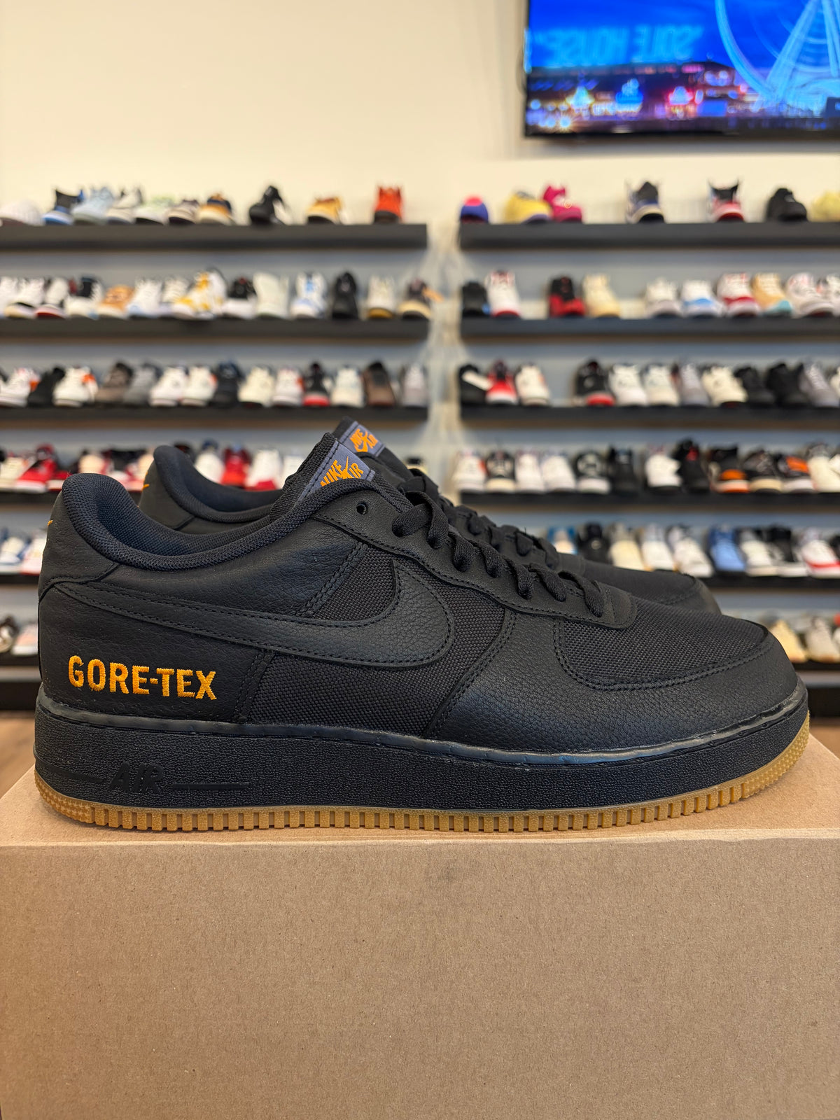 Nike Air Force 1 Low Gore-Tex Black Size 13 Pre-Owned (No Box)