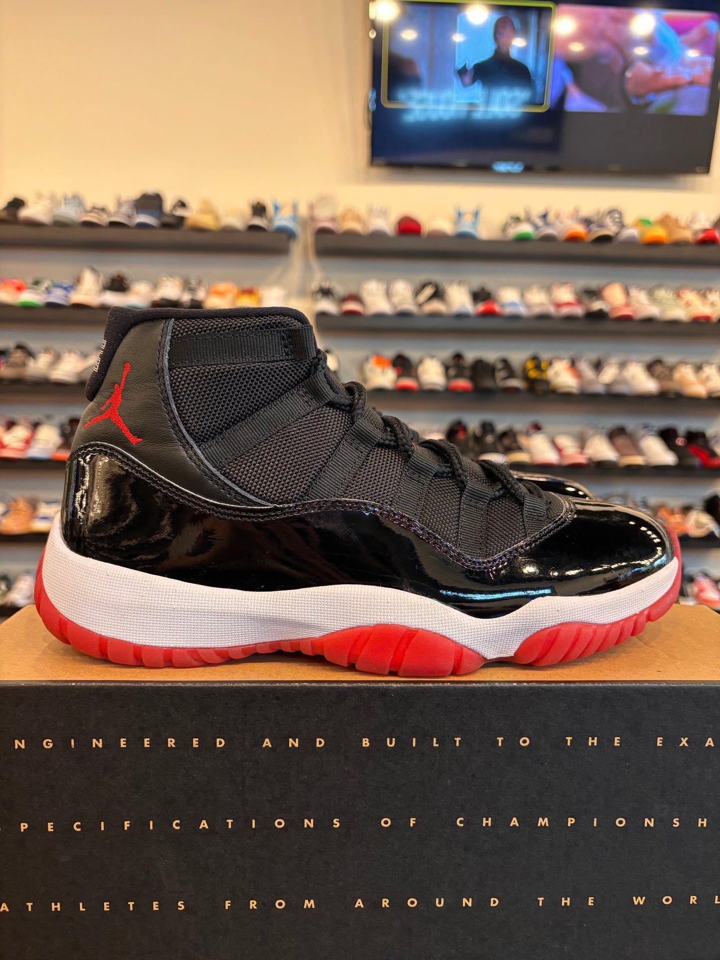 Jordan 11 Bred 2019 Size 8.5 Pre-Owned