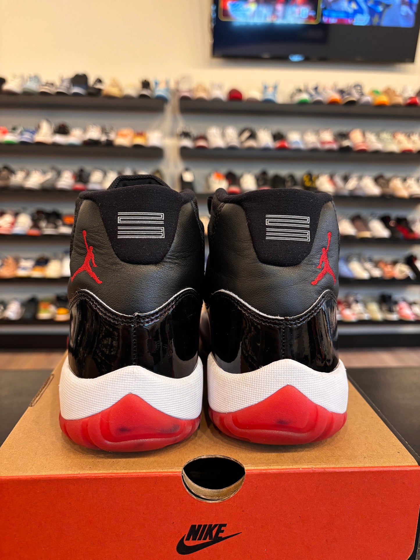 Jordan 11 Bred 2019 Size 8.5 Pre-Owned