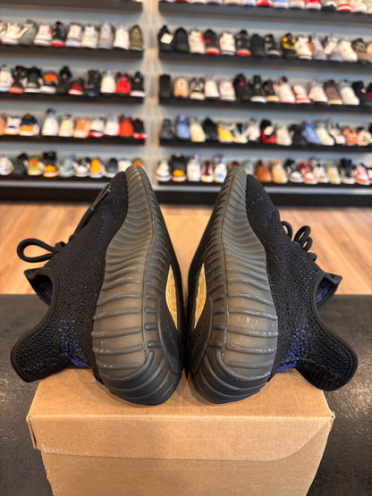 Yeezy 350 V2 Dazzling Blue Size 10.5 Pre-Owned (No Box)