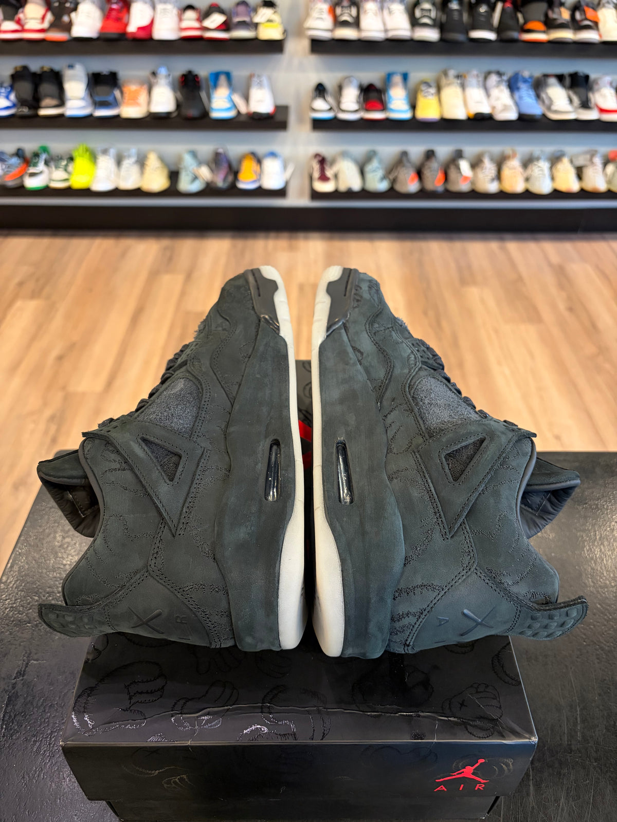 Jordan 4 Kaws Black Size 10 Pre-Owned