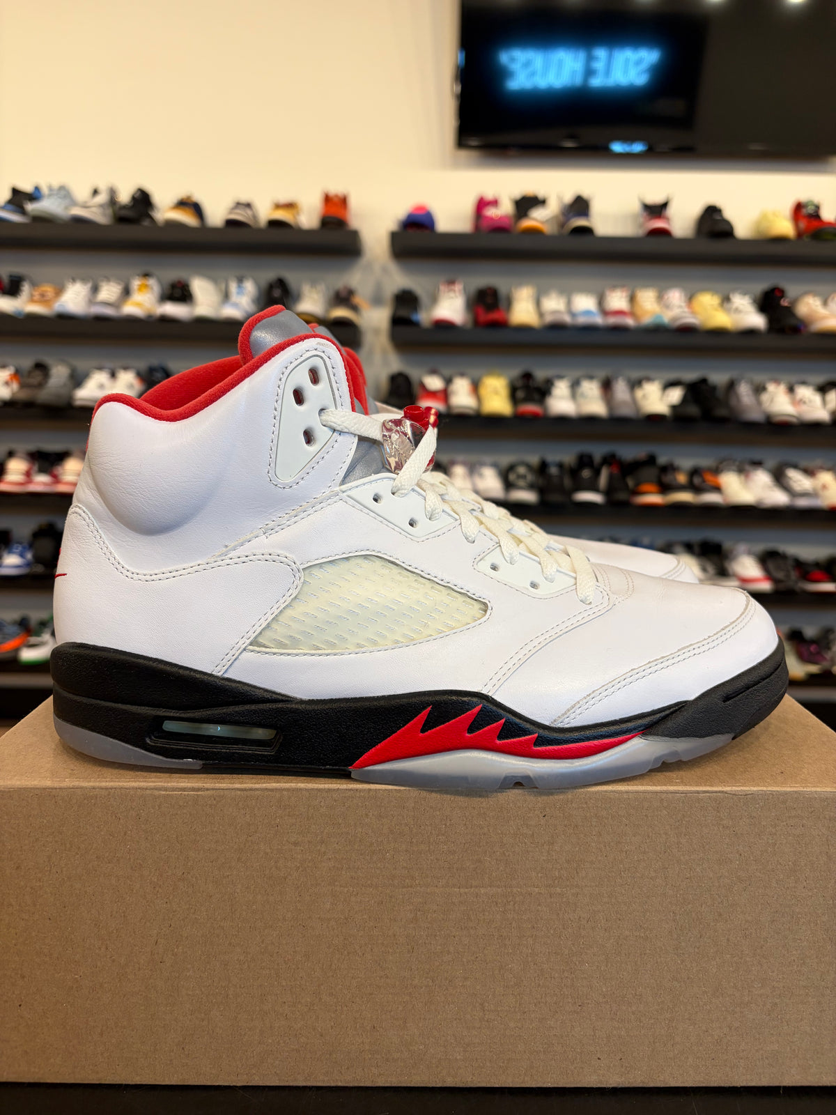 Jordan 5 Fire Red 2020 Size 11.5 Pre-Owned (No Box)