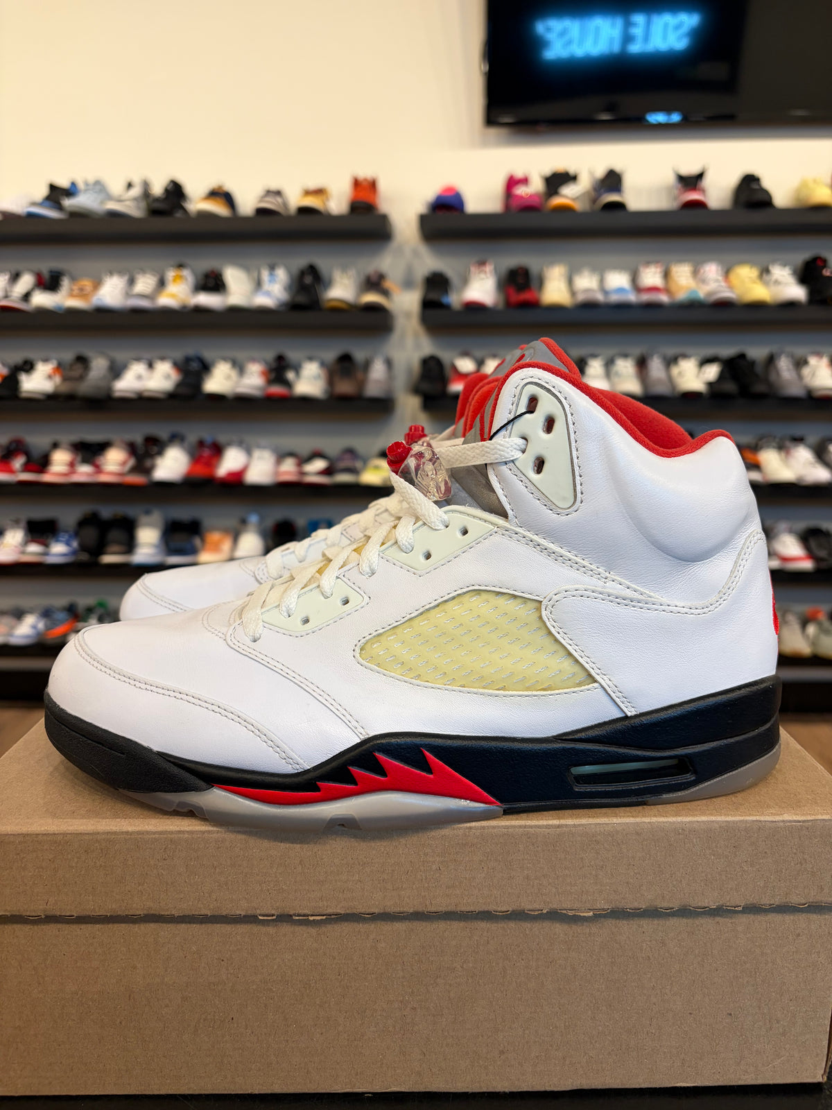 Jordan 5 Fire Red 2020 Size 11.5 Pre-Owned (No Box)