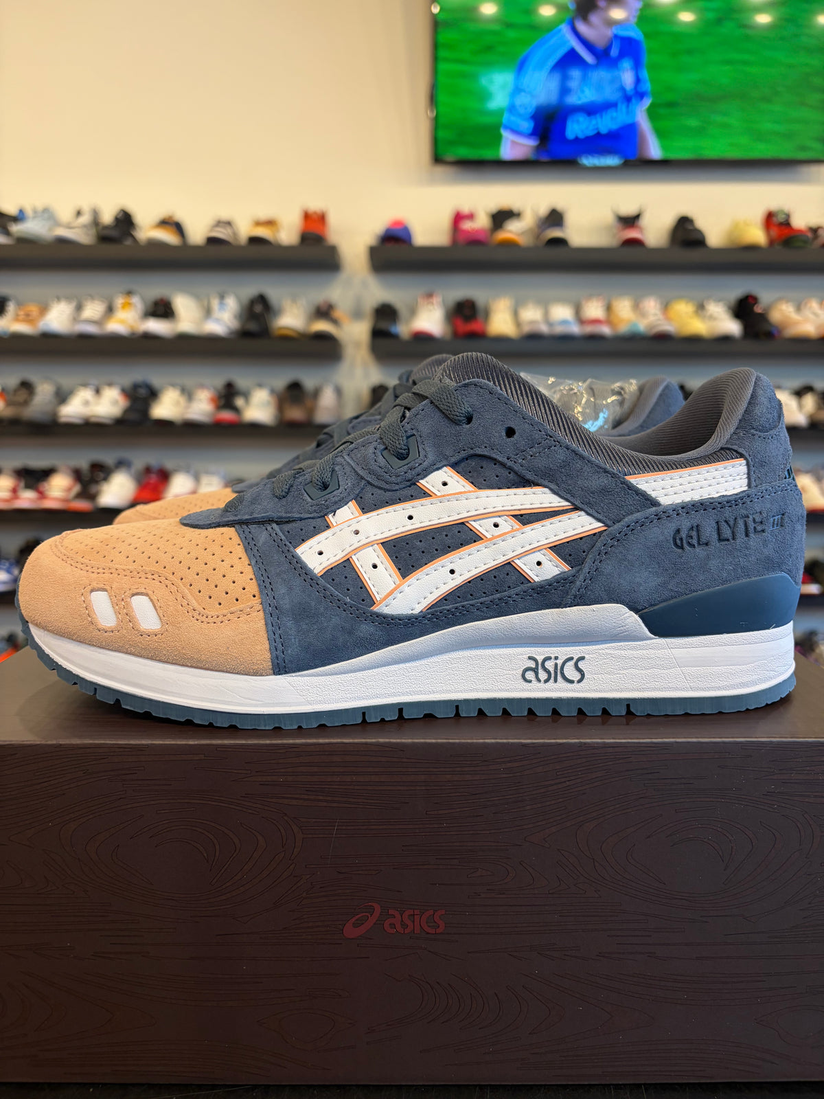 Kith x ASICS Gel Lyte 3 Remastered Salmon Toe (2026) Size 10.5 Brand New