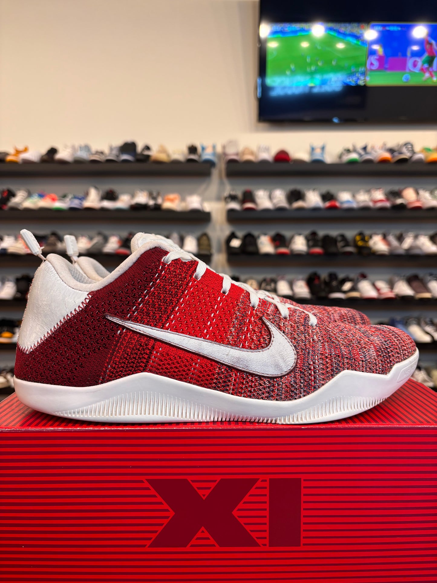 Nike Kobe 11 Elite Low 4KB Red Horse Size 11 Pre-Owned