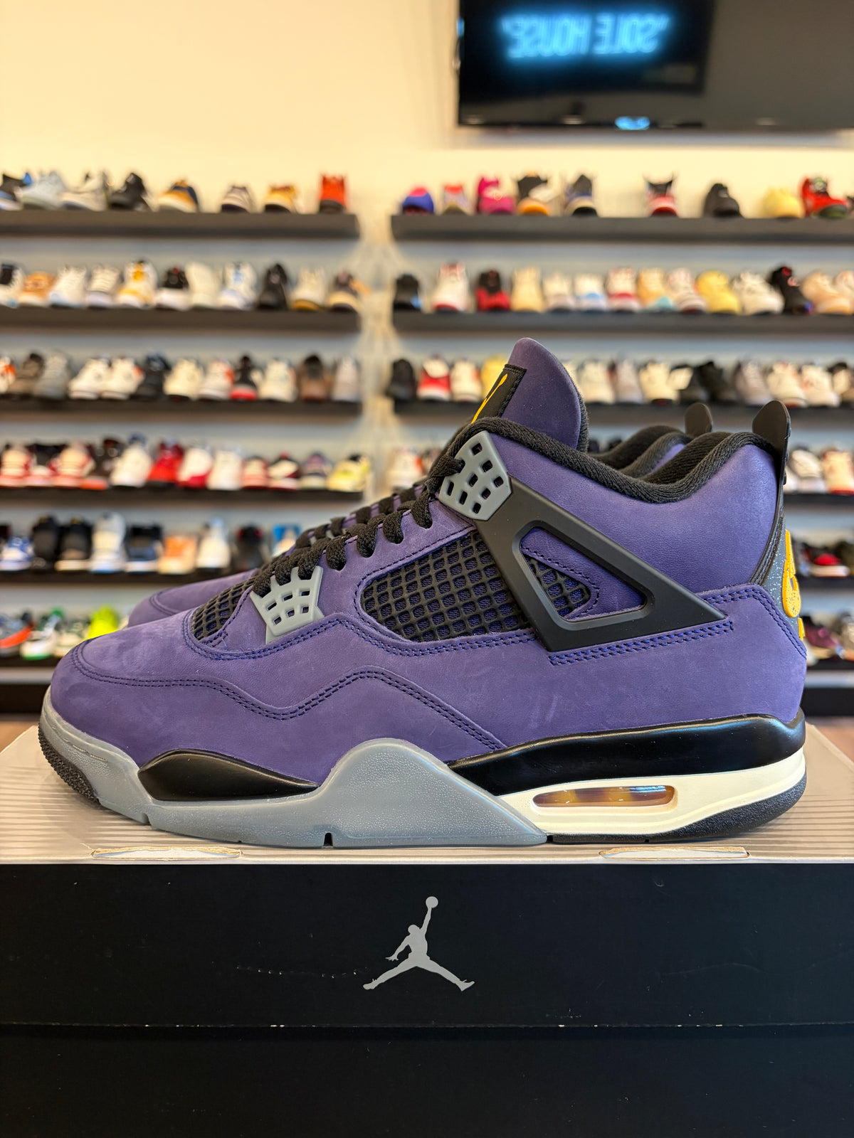 Jordan 4 Lakers Size 10.5 Pre-Owned