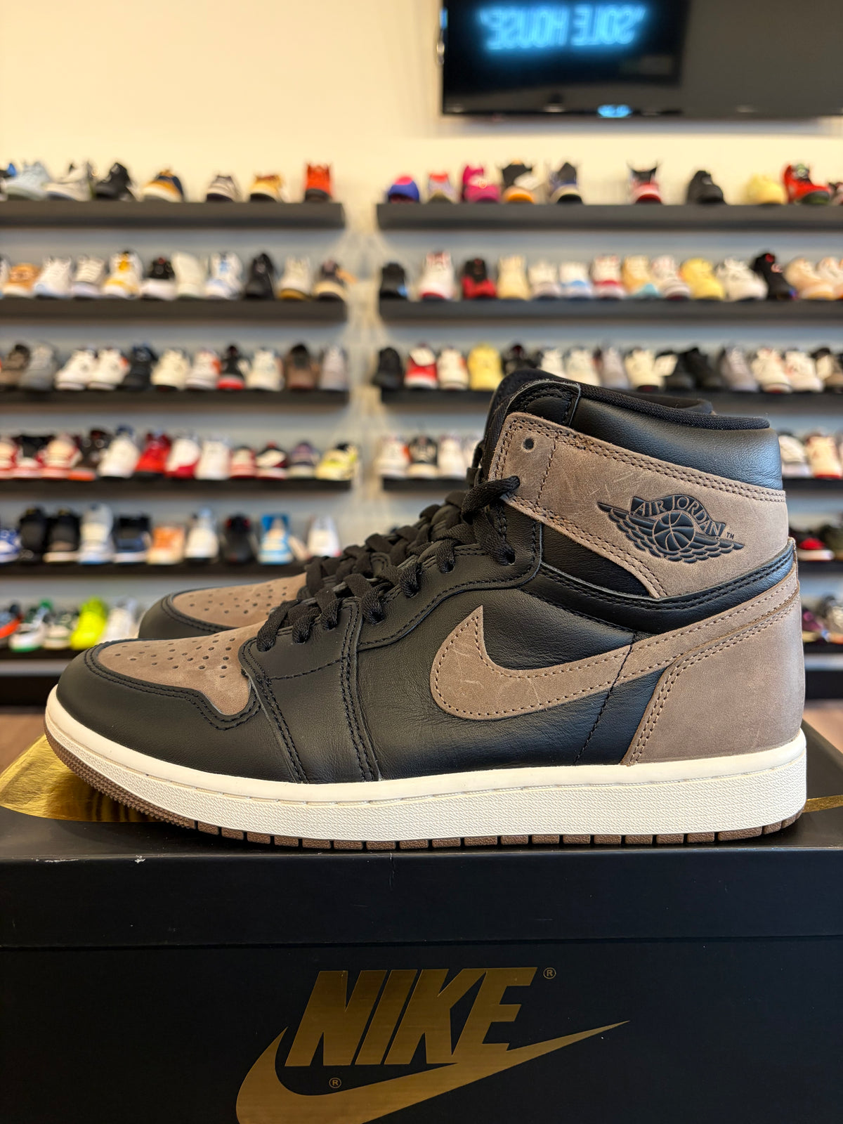 Jordan 1 Palomino Size 10.5 Pre-Owned