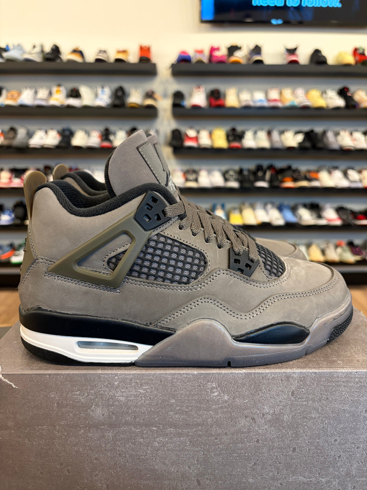 Jordan 4 Cave Stone Size 7Y (8.5W) Pre-Owned