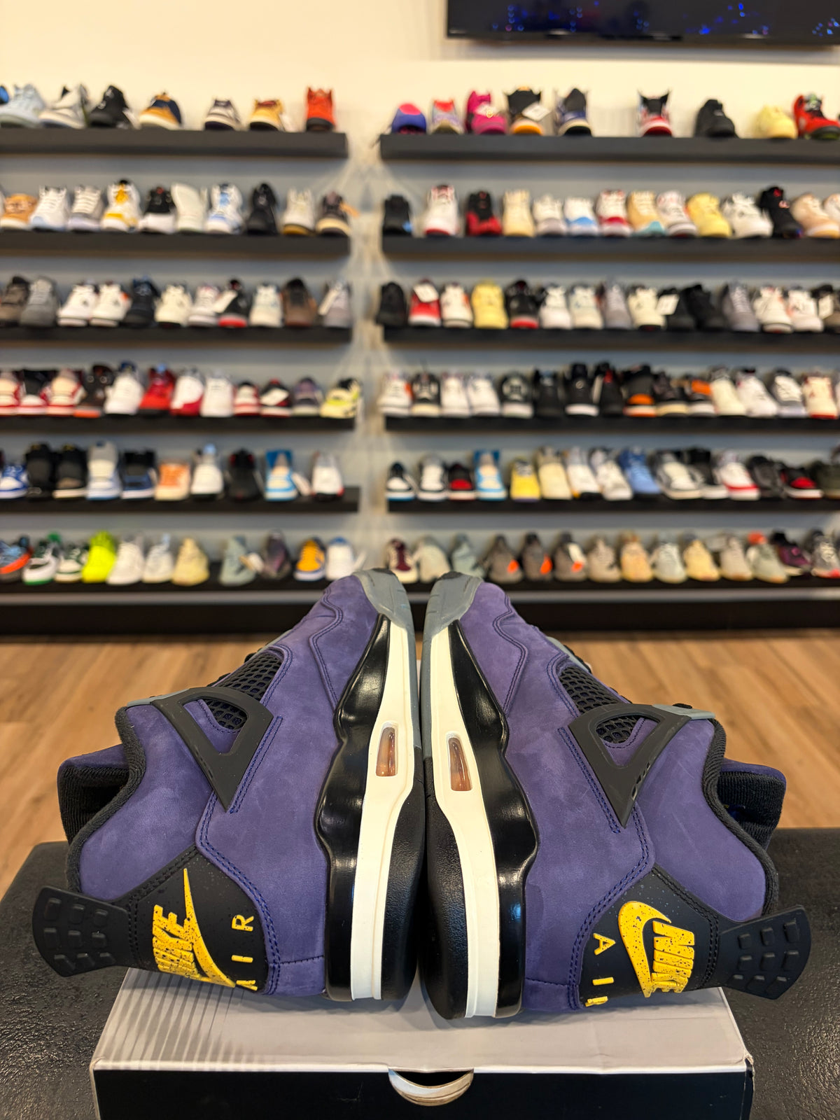 Jordan 4 Lakers Size 10 Pre-Owned