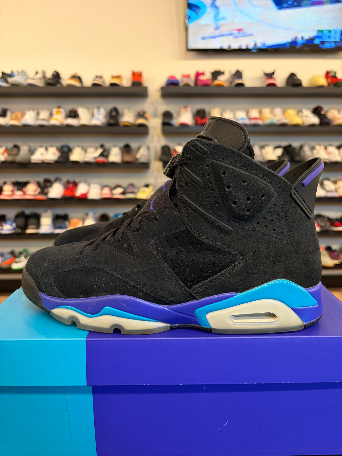 Jordan 6 Black Aqua Size 10 Pre-Owned