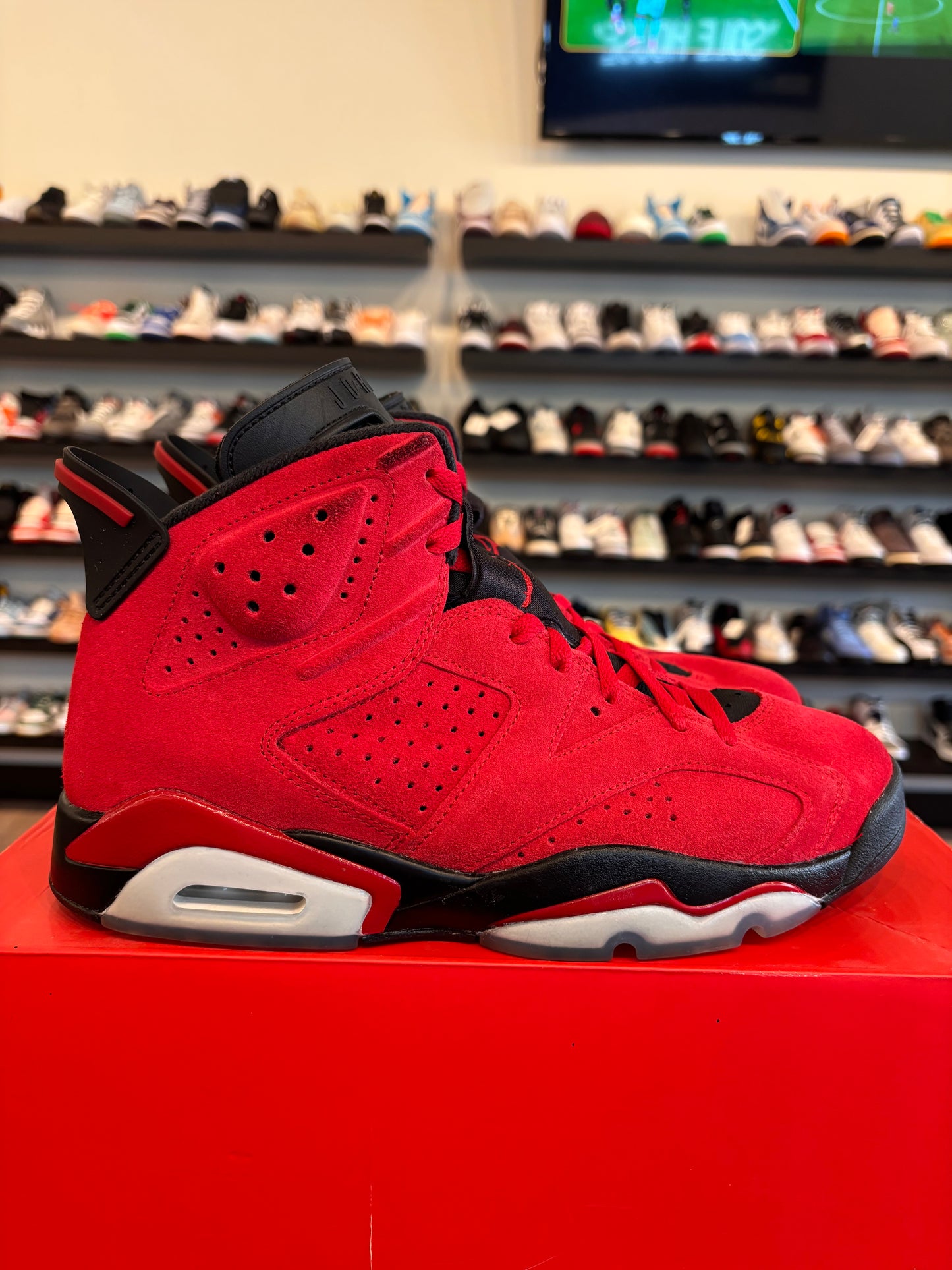 Jordan 6 Toro Bravo Size 9.5 Pre-Owned
