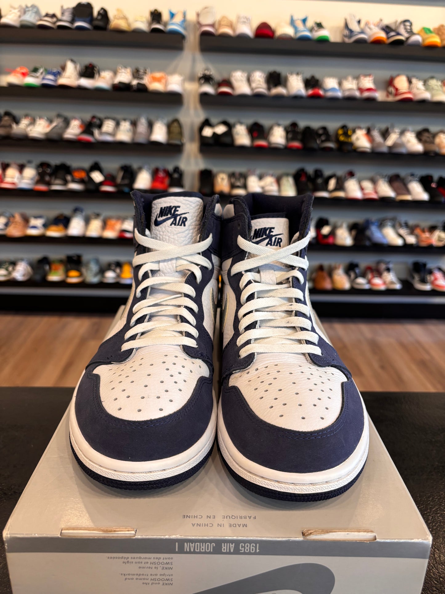 Jordan 1 Midnight Navy Size 10.5 Pre-Owned (Half Box)