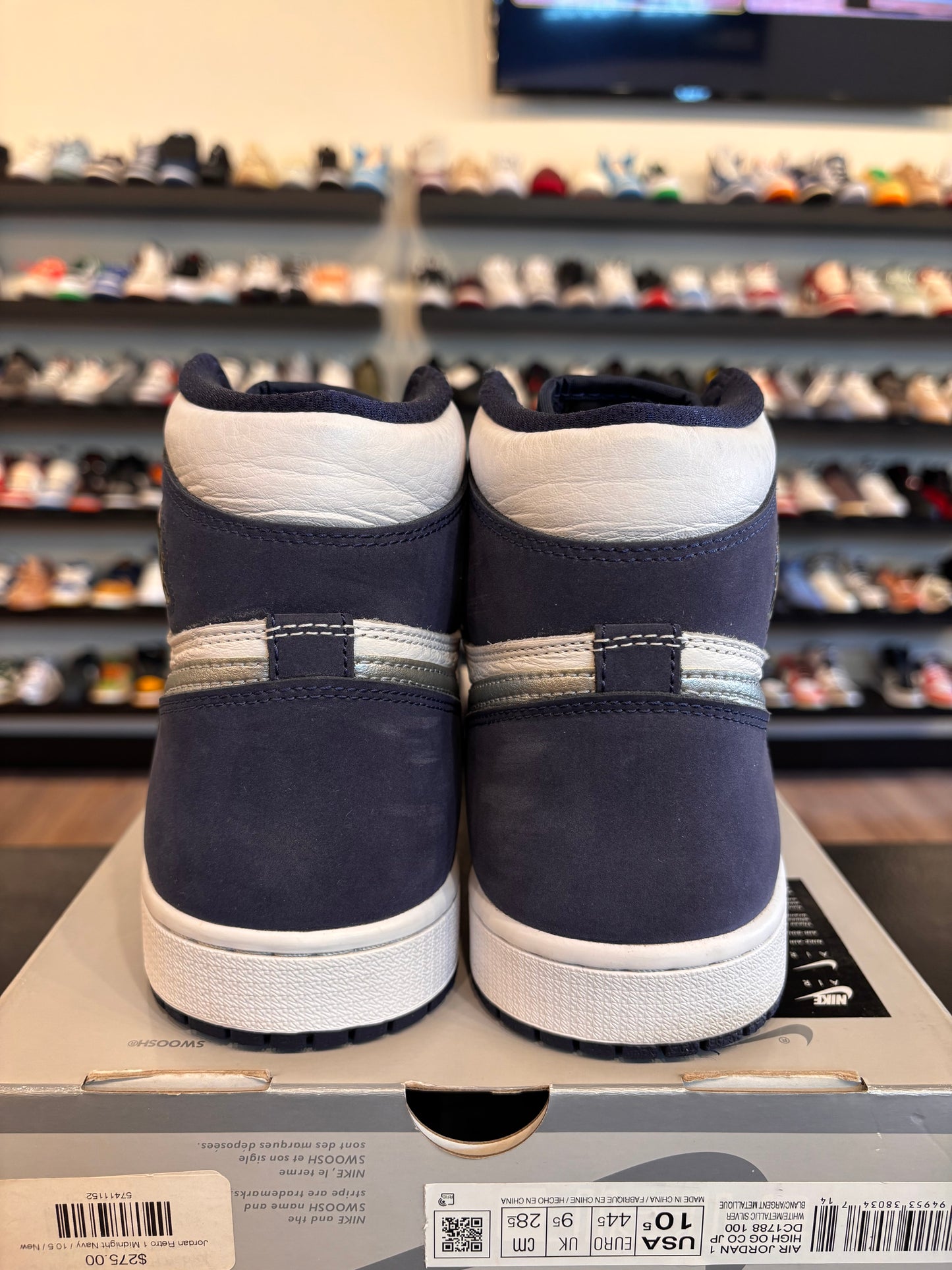 Jordan 1 Midnight Navy Size 10.5 Pre-Owned (Half Box)