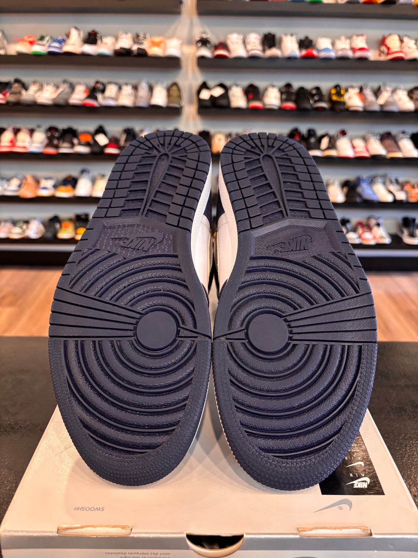 Jordan 1 Midnight Navy Size 10.5 Pre-Owned (Half Box)