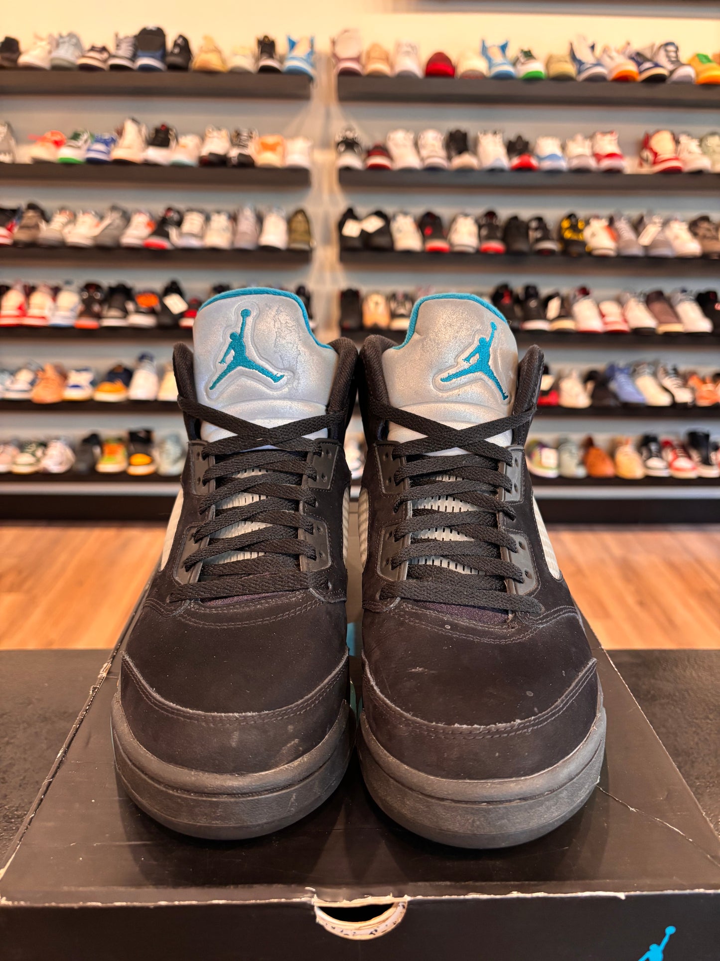 Jordan 5 Aqua Size 9 Pre-Owned