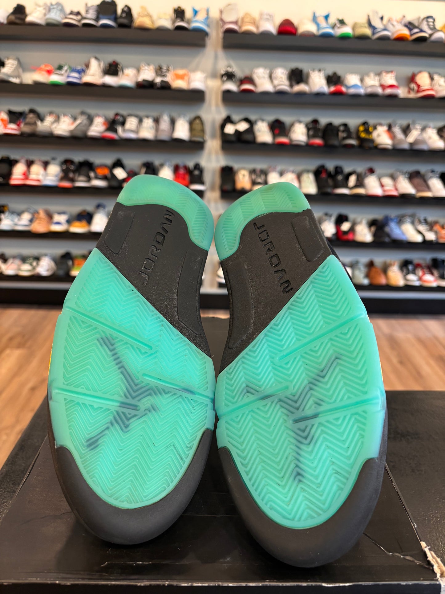 Jordan 5 Aqua Size 9 Pre-Owned