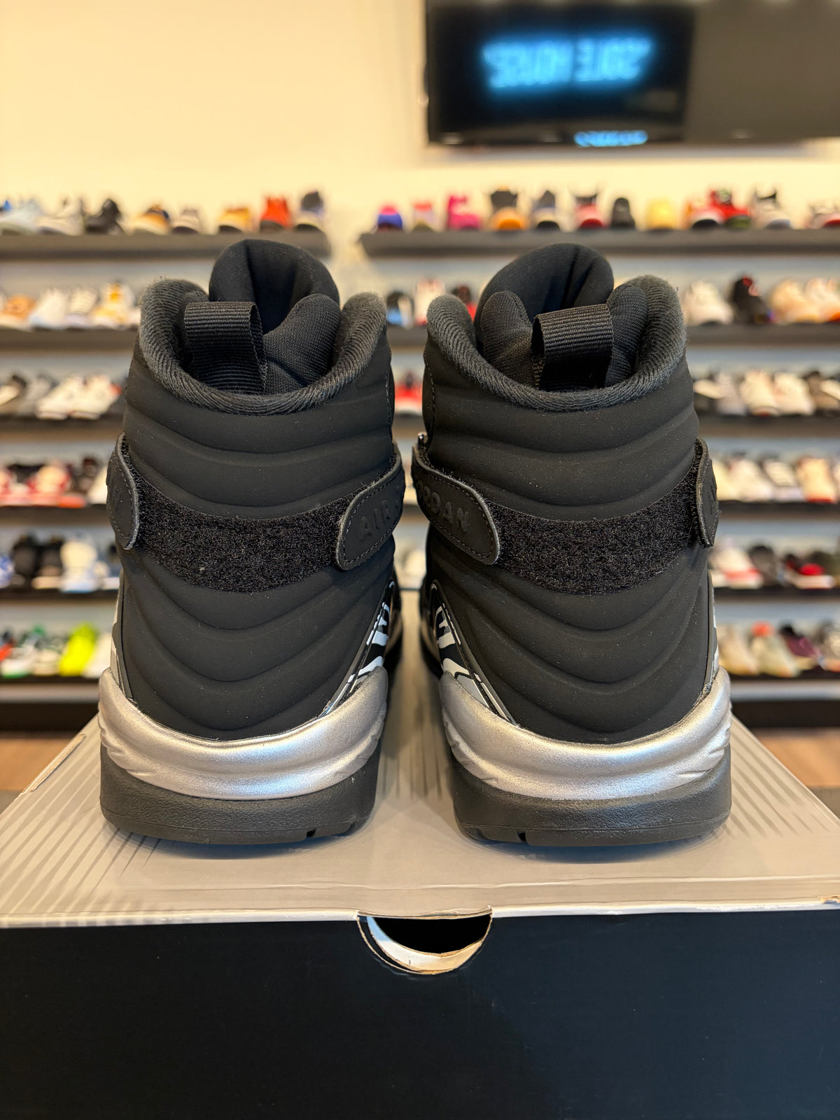 Jordan 8 Chrome 2026 Size 10.5 Pre-Owned