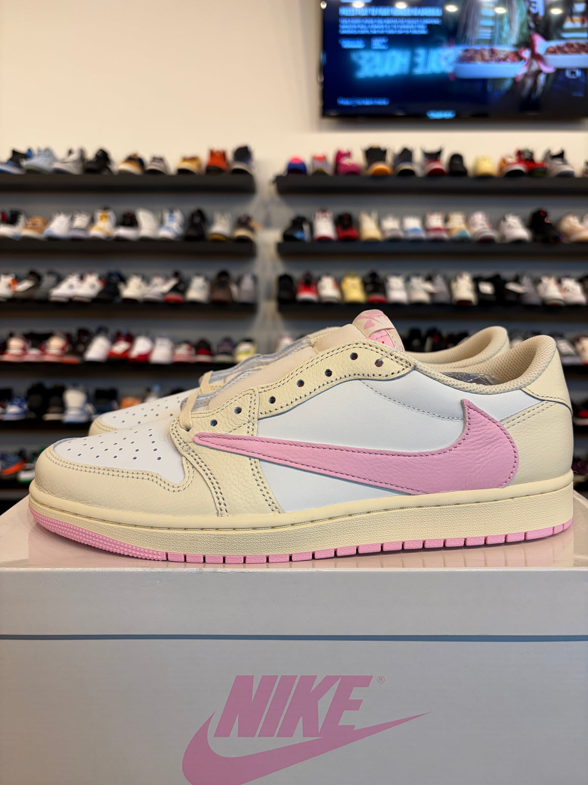 Jordan 1 Low Travis Scott Shy Pink Size 11 Brand New