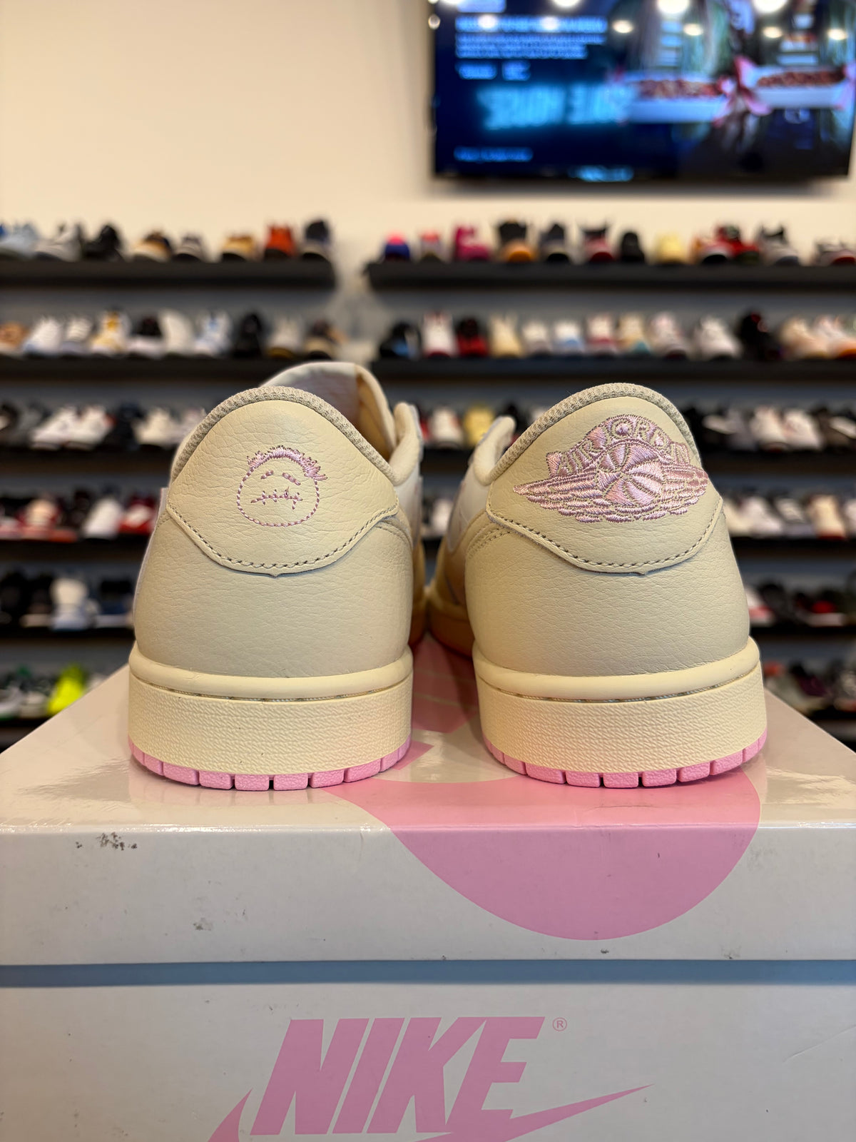 Jordan 1 Low Travis Scott Shy Pink Size 11 Brand New