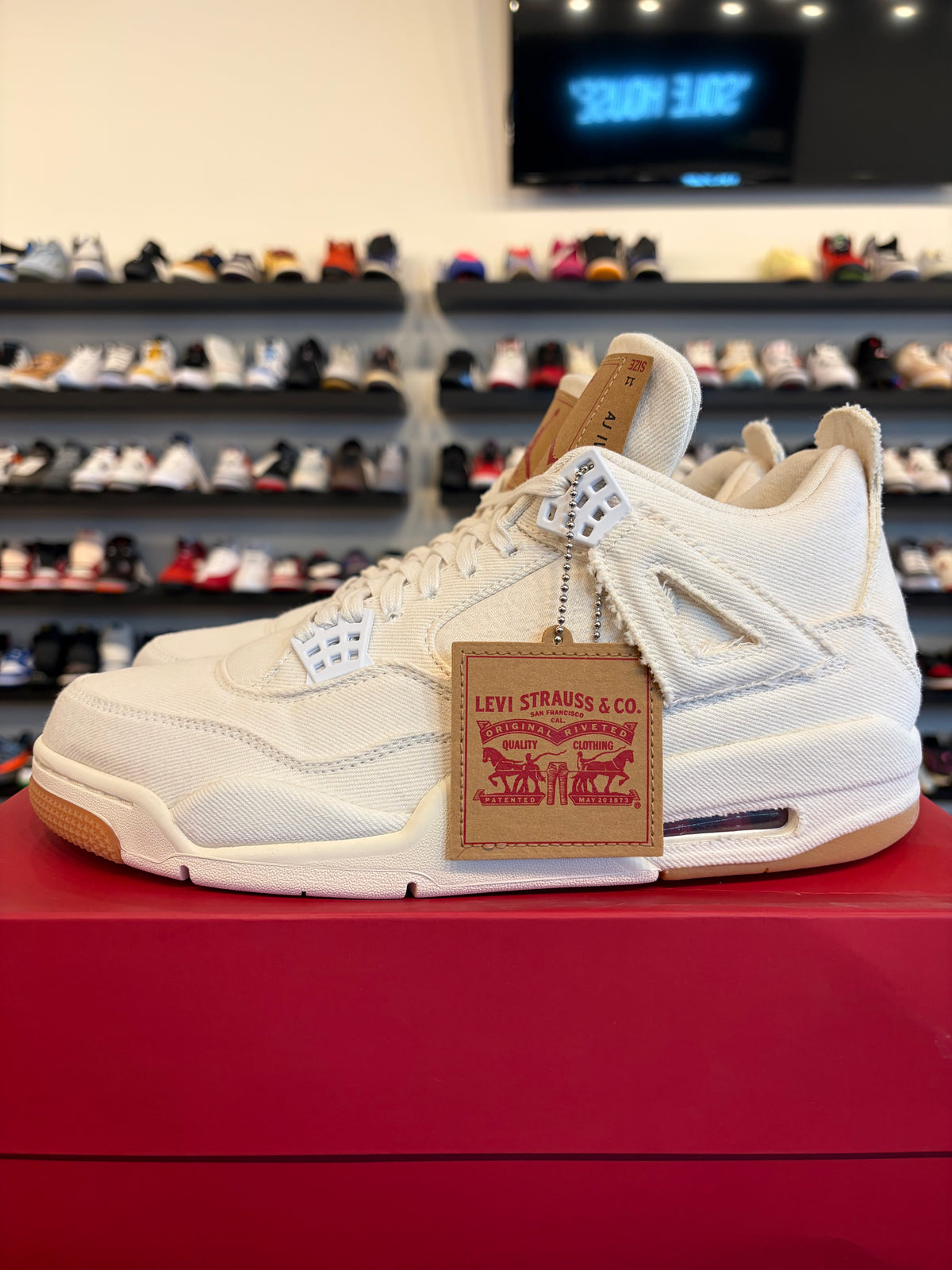 Jordan 4 Levi's White Size 11 Brand New