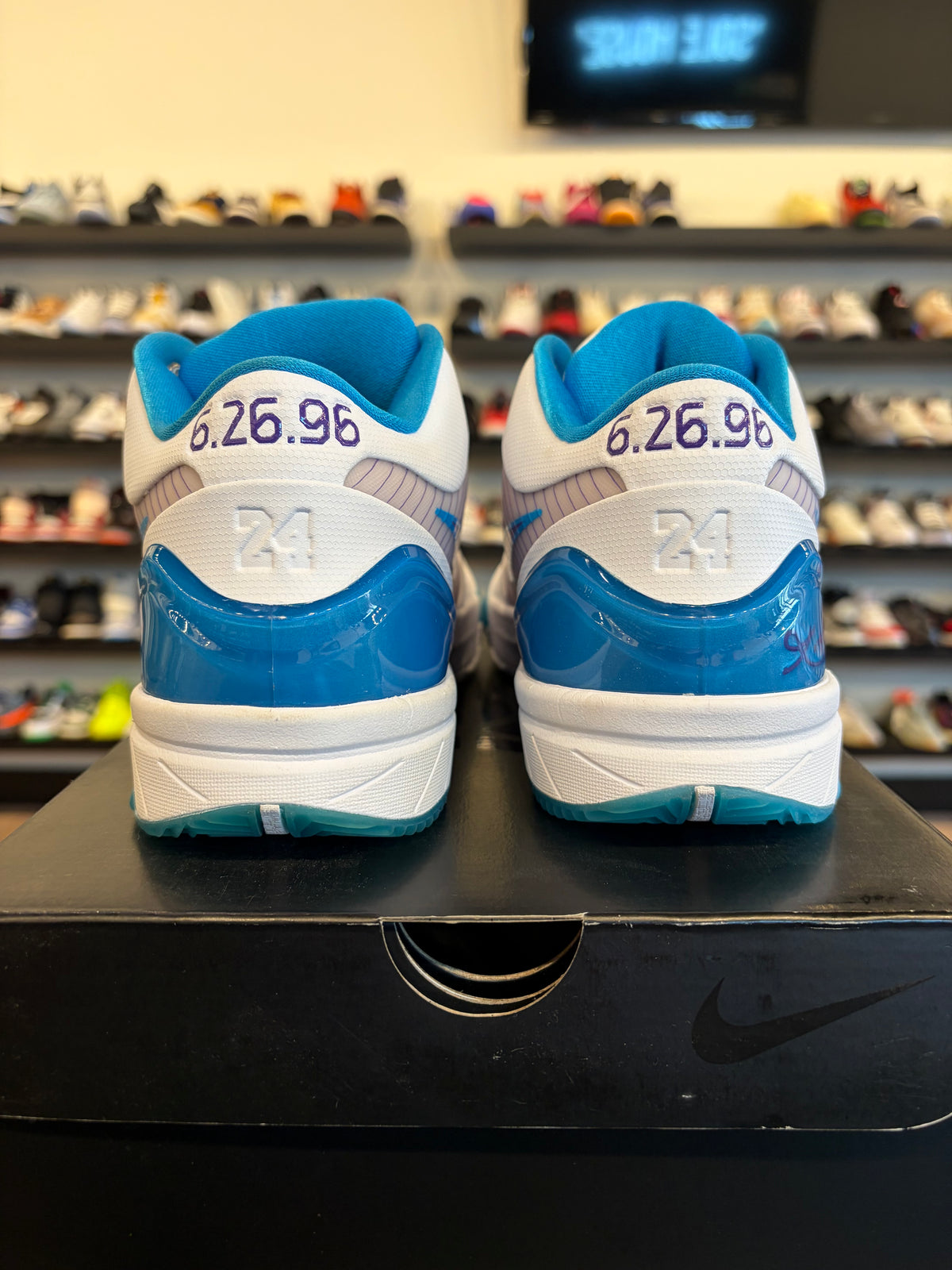 Nike Kobe 4 Protro Draft Day Hornets Size 9.5 Brand New
