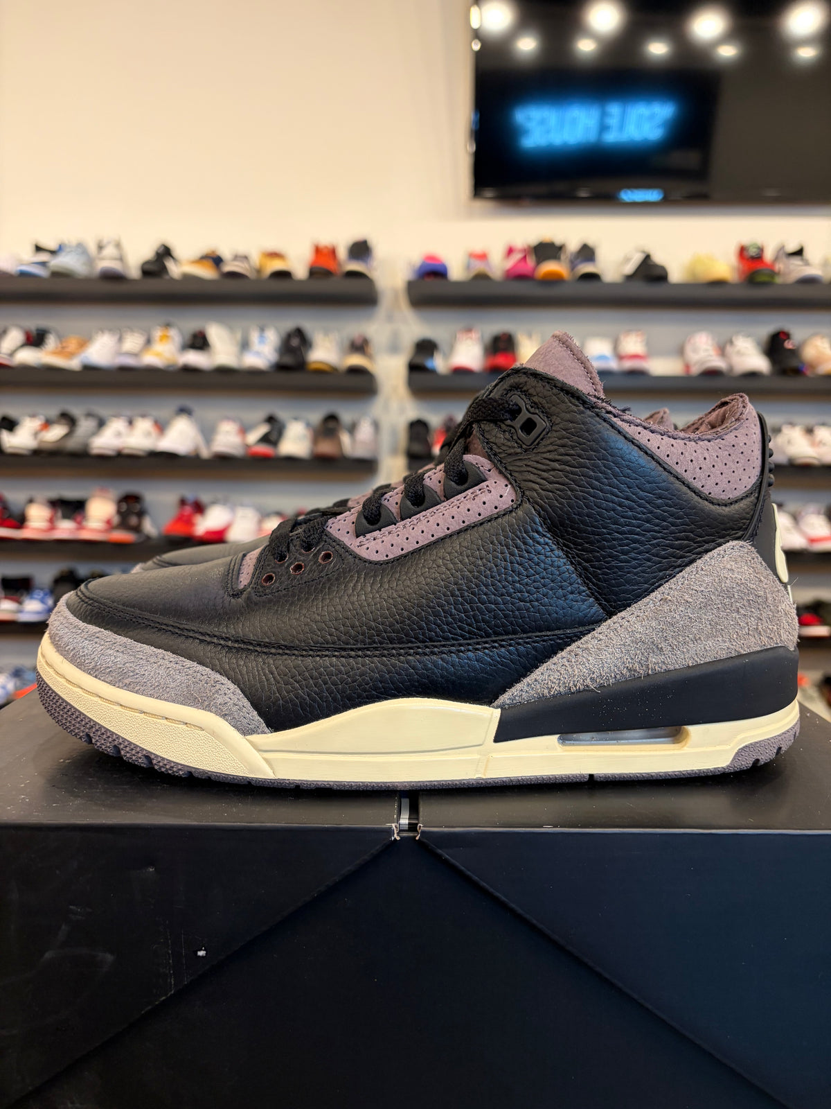 Jordan 3 A Ma Maniere Black Size 10 (11.5W) Pre-Owned