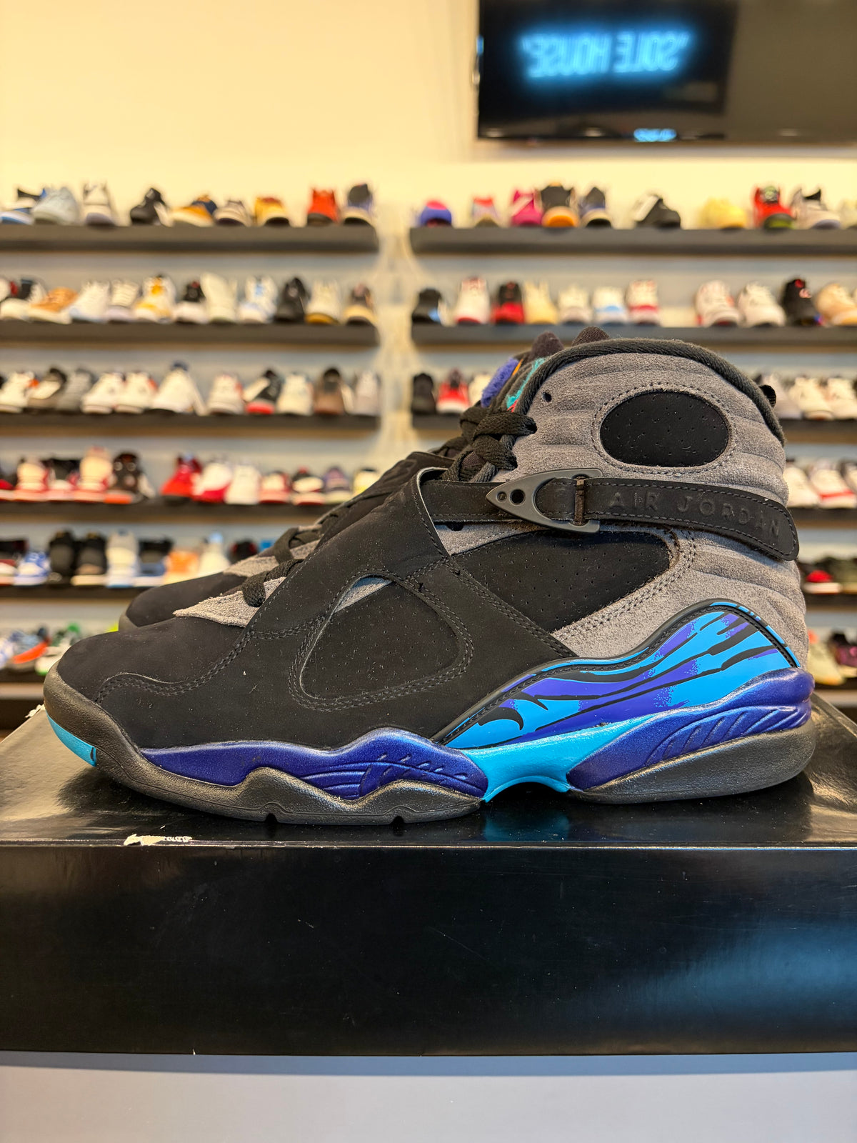 Jordan 8 Aqua 2025 Size 10.5 Pre-Owned