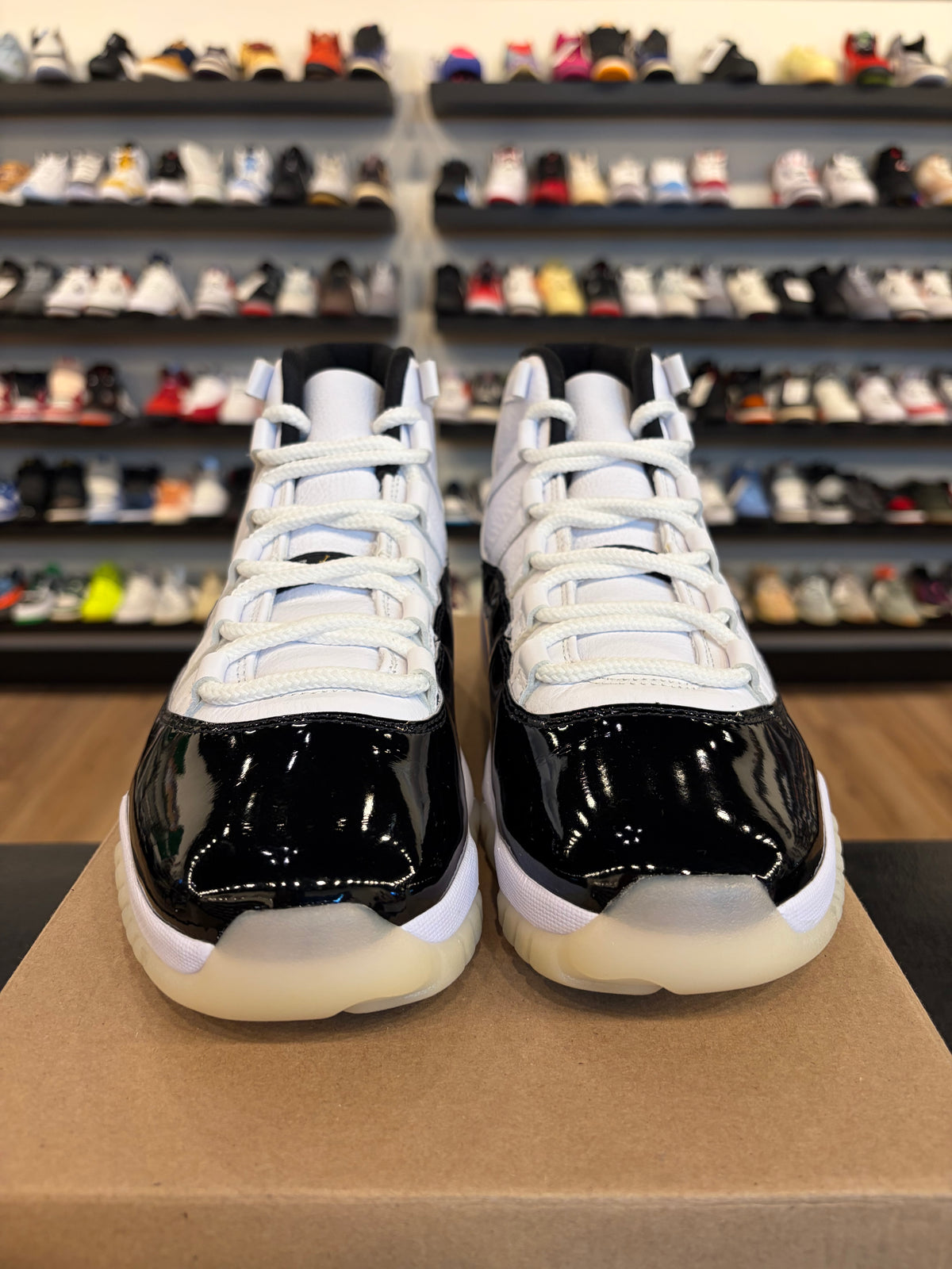 Jordan 11 Gratitude Size 8 Pre-Owned (No Box)