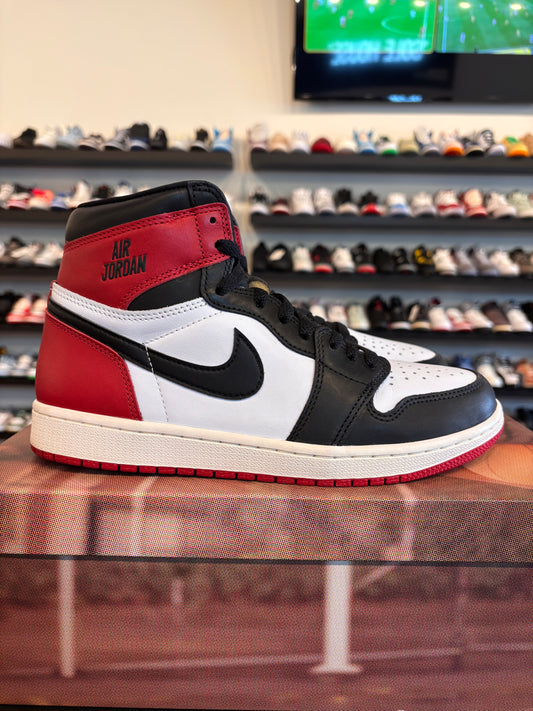Jordan 1 Reimagined Black Toe Size 8.5 Pre-Owned