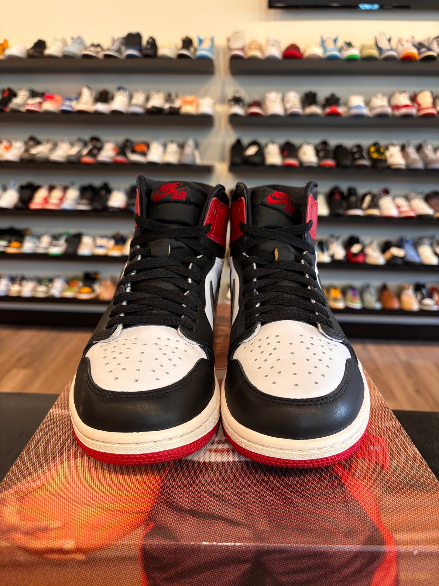 Jordan 1 Reimagined Black Toe Size 8.5 Pre-Owned