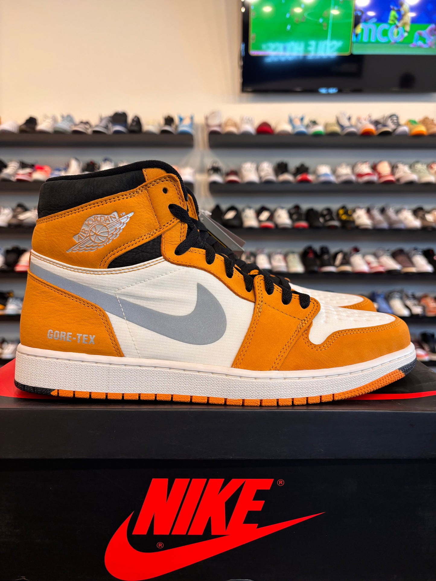 Jordan 1 Gore-Tex Orange Size 12 Brand New