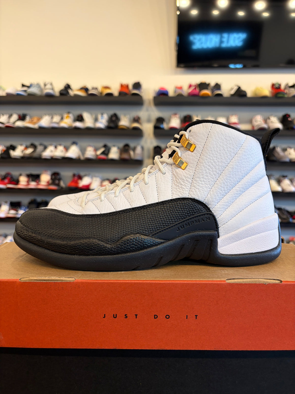 Jordan 12 Taxi 2025 Size 10.5 Pre-Owned