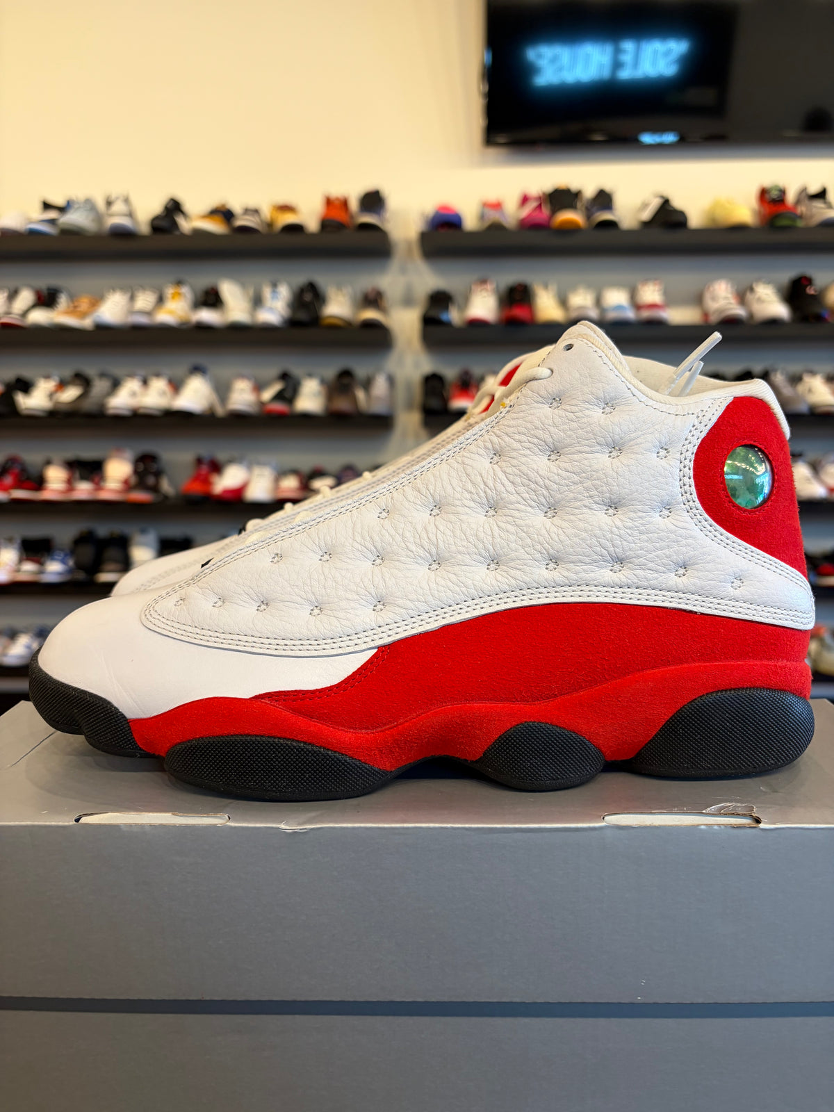 Jordan 13 Chicago Size 11 Pre-Owned