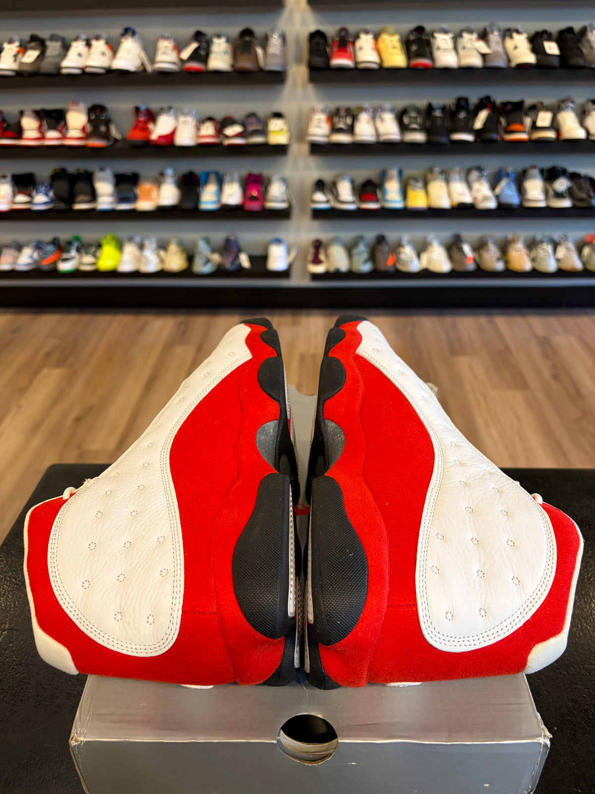 Jordan 13 Chicago Size 11 Pre-Owned
