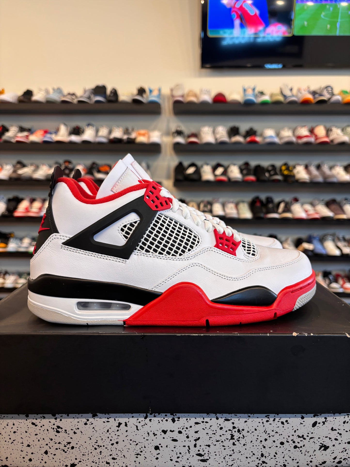 Jordan 4 Fire Red 2020 Size 8 Brand New
