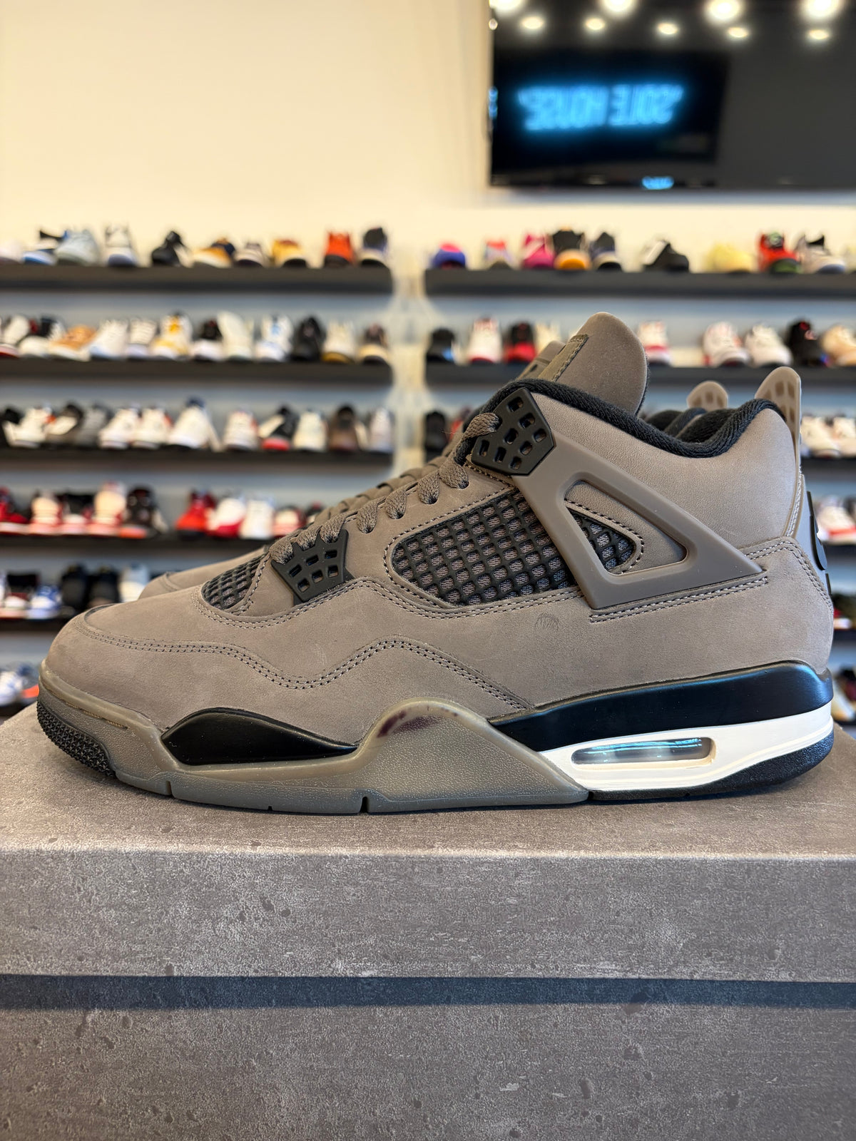 Jordan 4 Cave Stone Size 10.5 Pre-Owned