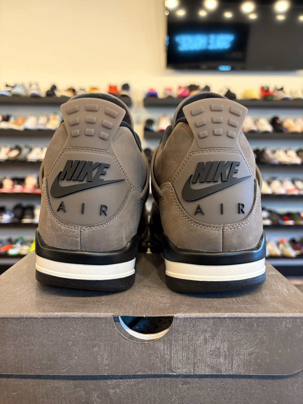 Jordan 4 Cave Stone Size 10.5 Pre-Owned