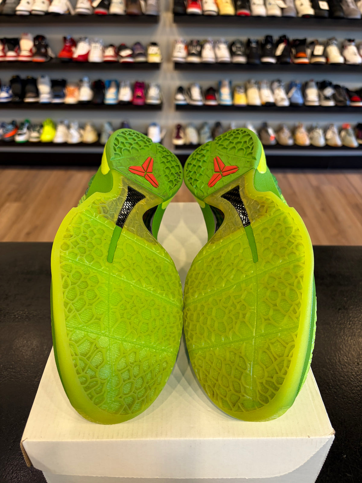 Nike Kobe 6 Protro Reverse Grinch Size 11 Pre-Owned (No Box)