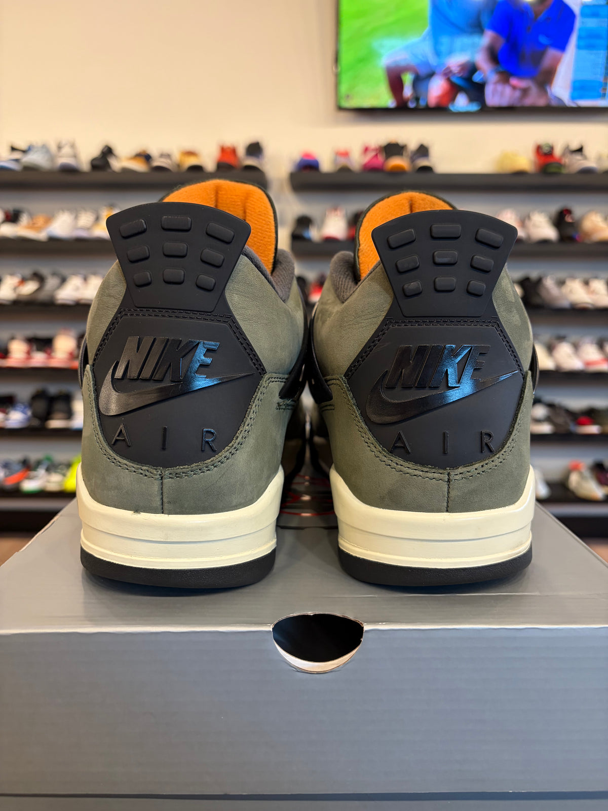 Jordan 4 Undefeated 2025 Size 13 Pre-Owned