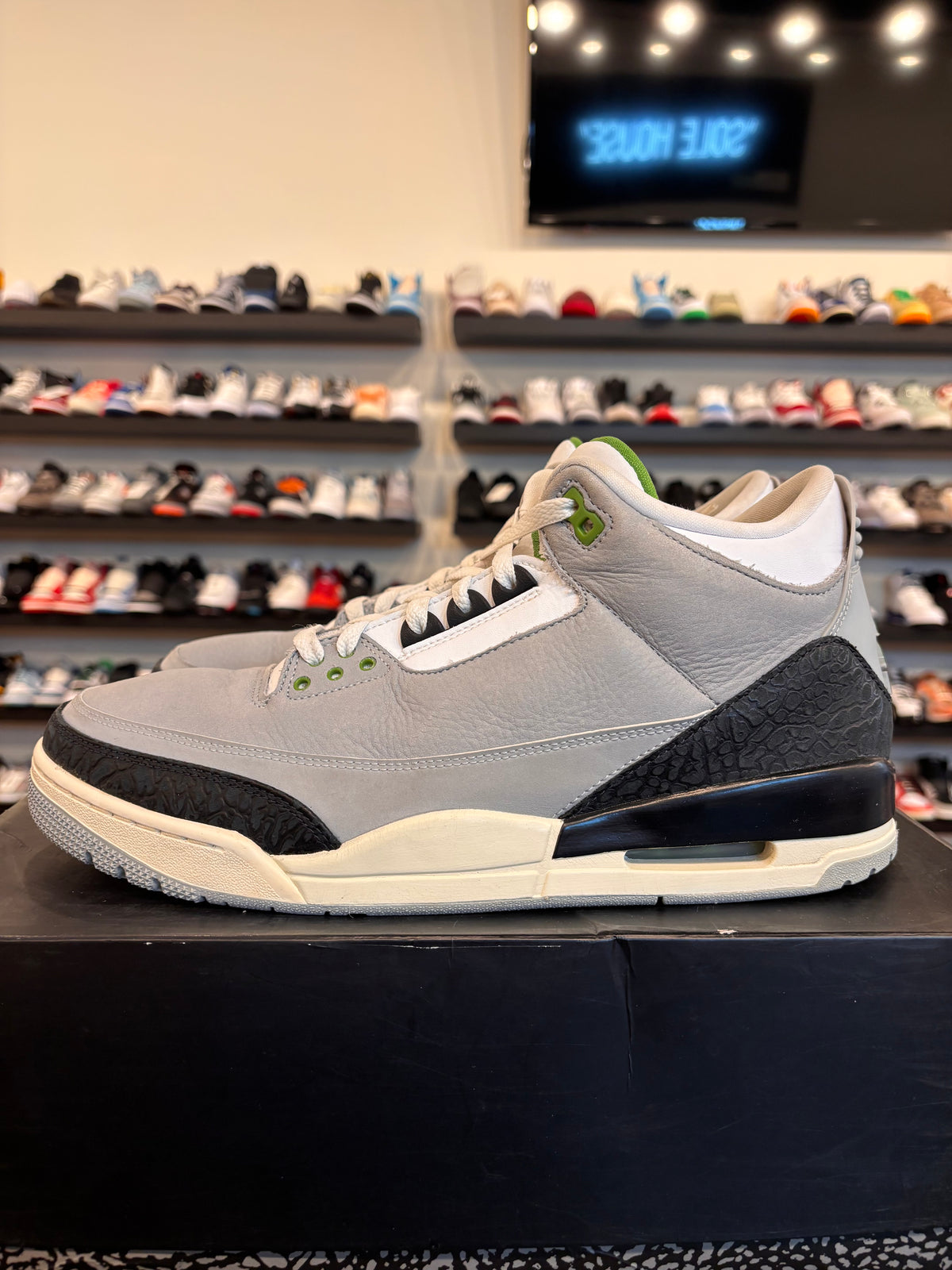 Jordan 3 Chlorophyll Size 12.5 Pre-Owned