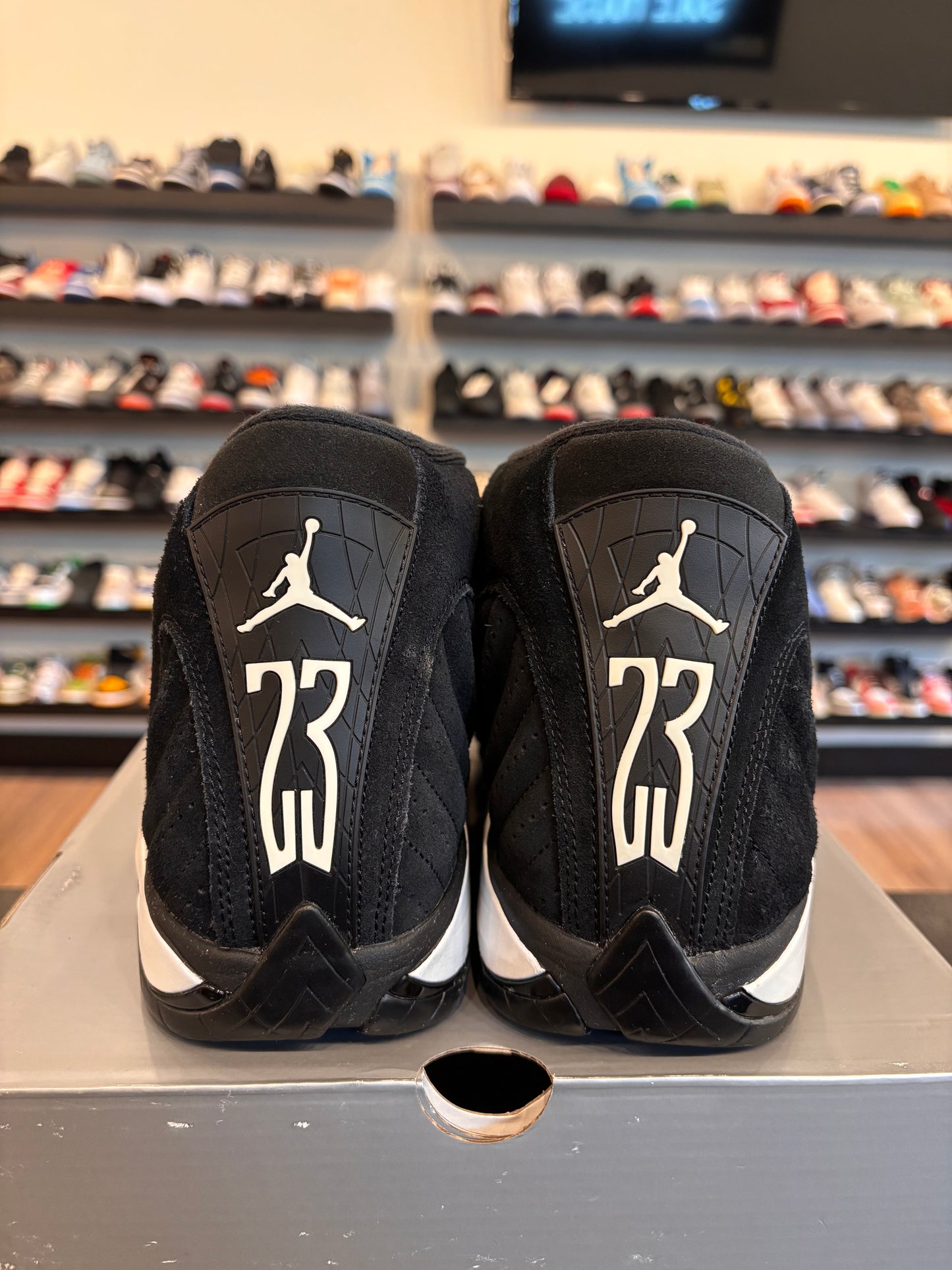 Jordan 14 White Thunder Size 13 Pre-Owned