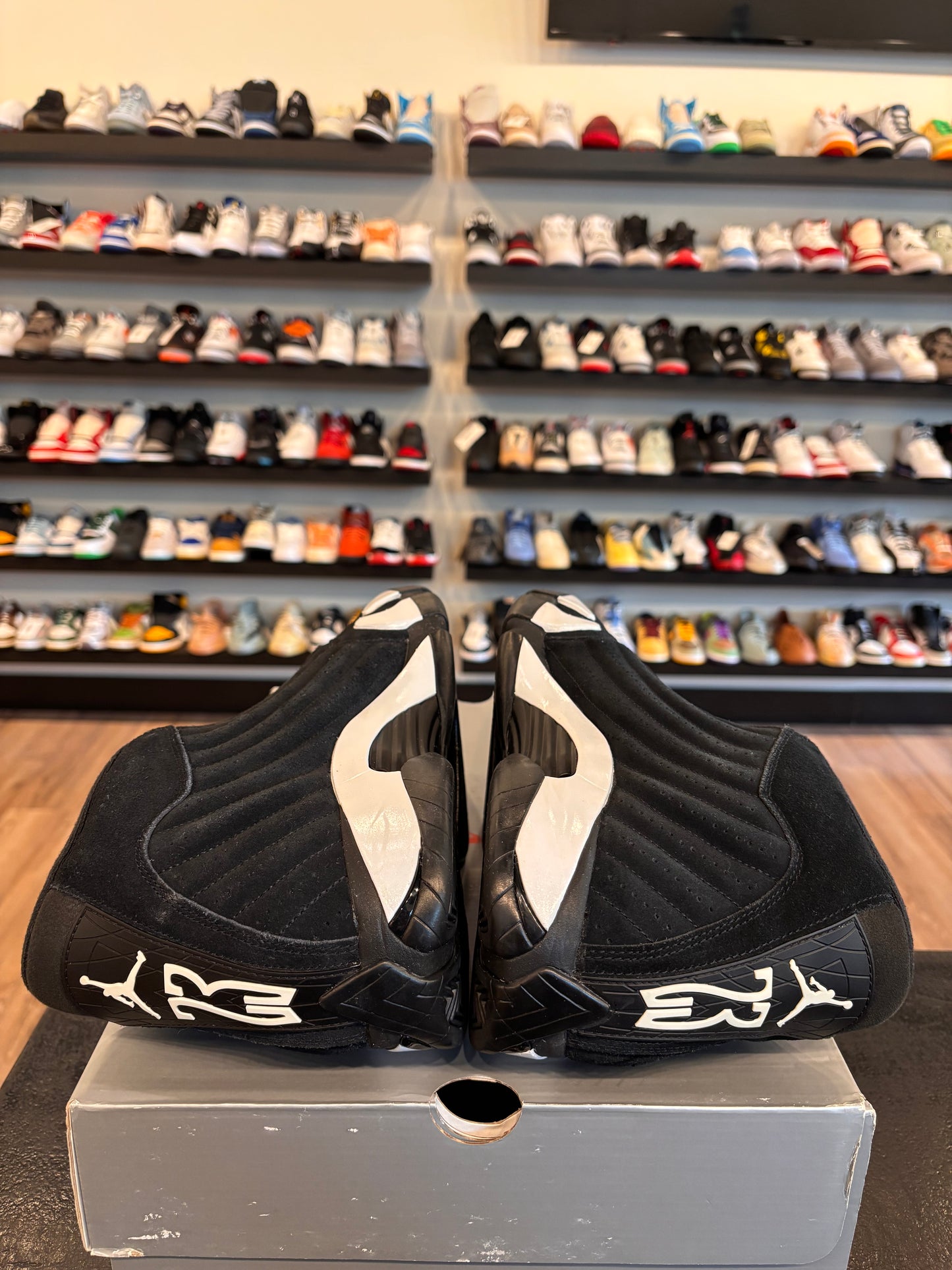 Jordan 14 White Thunder Size 13 Pre-Owned