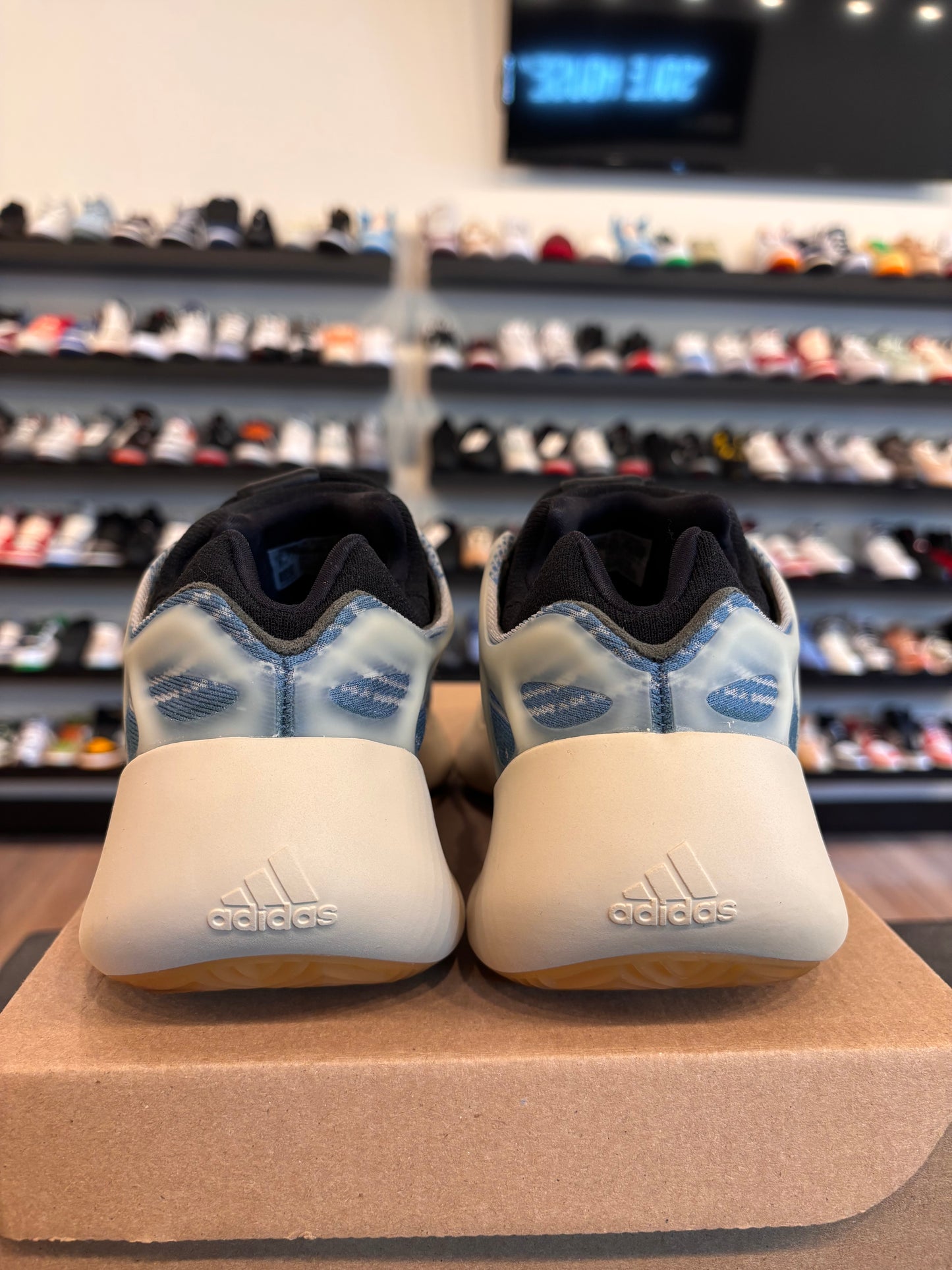 Yeezy 700 V3 Cyanite Size 8 Pre-Owned (No Box)