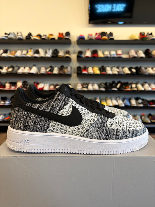 Nike Air Force 1 Low Flyknit Oreo Size 11 Brand New