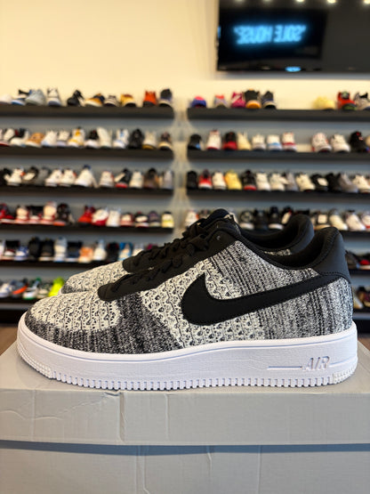 Nike Air Force 1 Low Flyknit Oreo Size 11 Brand New