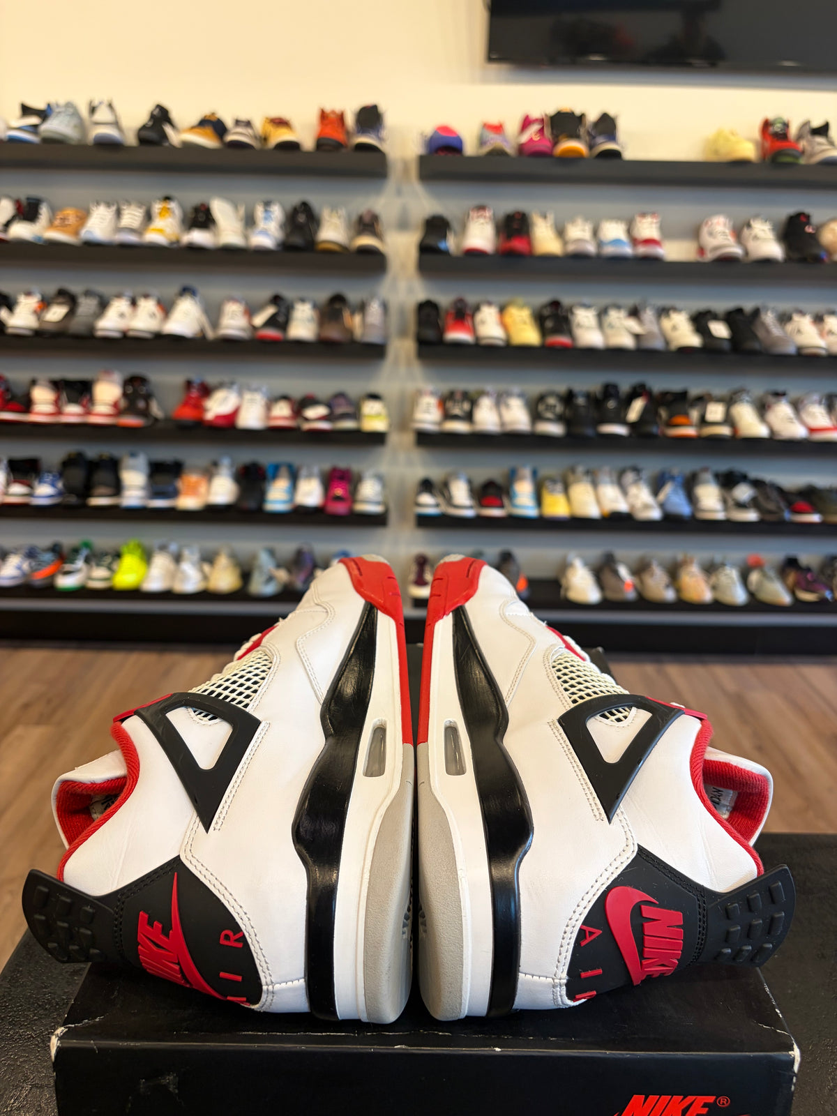 Jordan 4 Fire Red Size 11.5 Pre-Owned