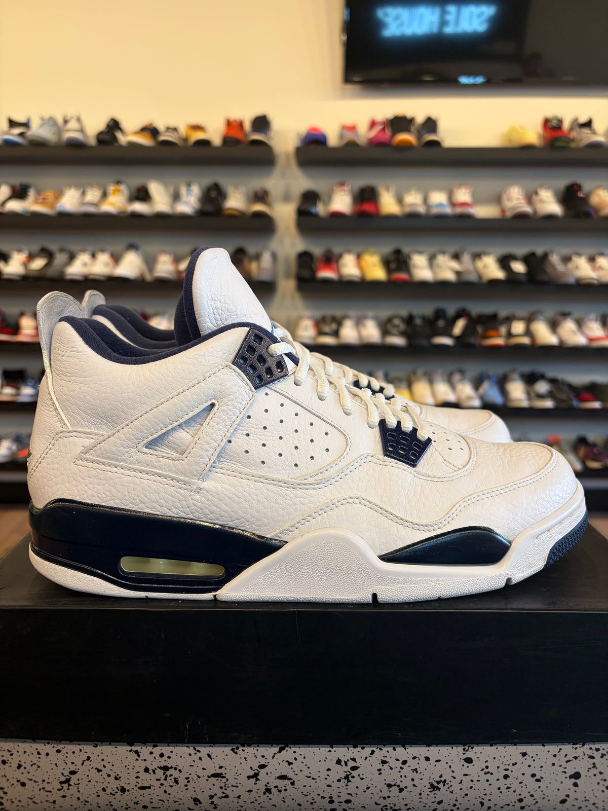 Jordan 4 Colombia Legend Blue Size 10 Pre-Owned